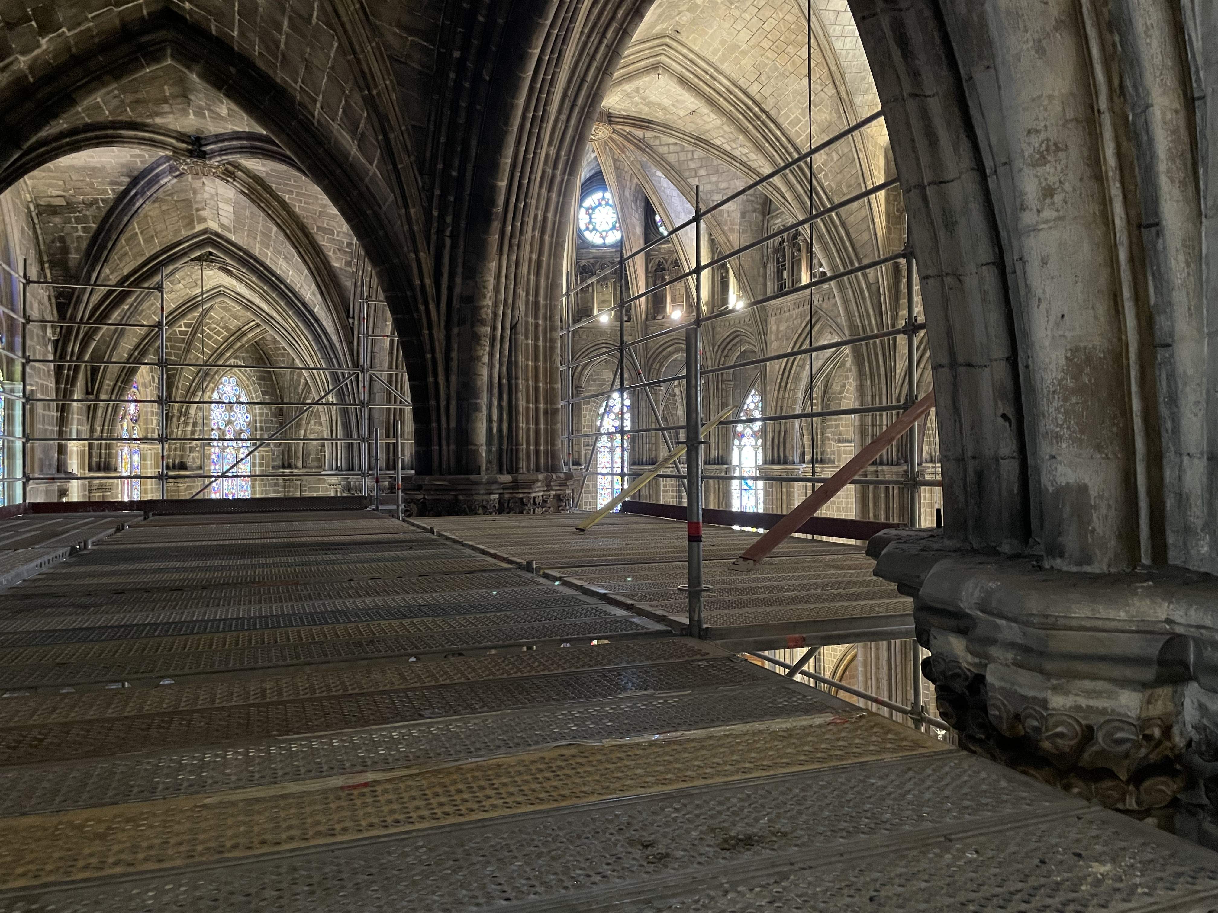 La Catedral de Barcelona acaba la restauració de quatre voltes gòtiques i treballa en dues més