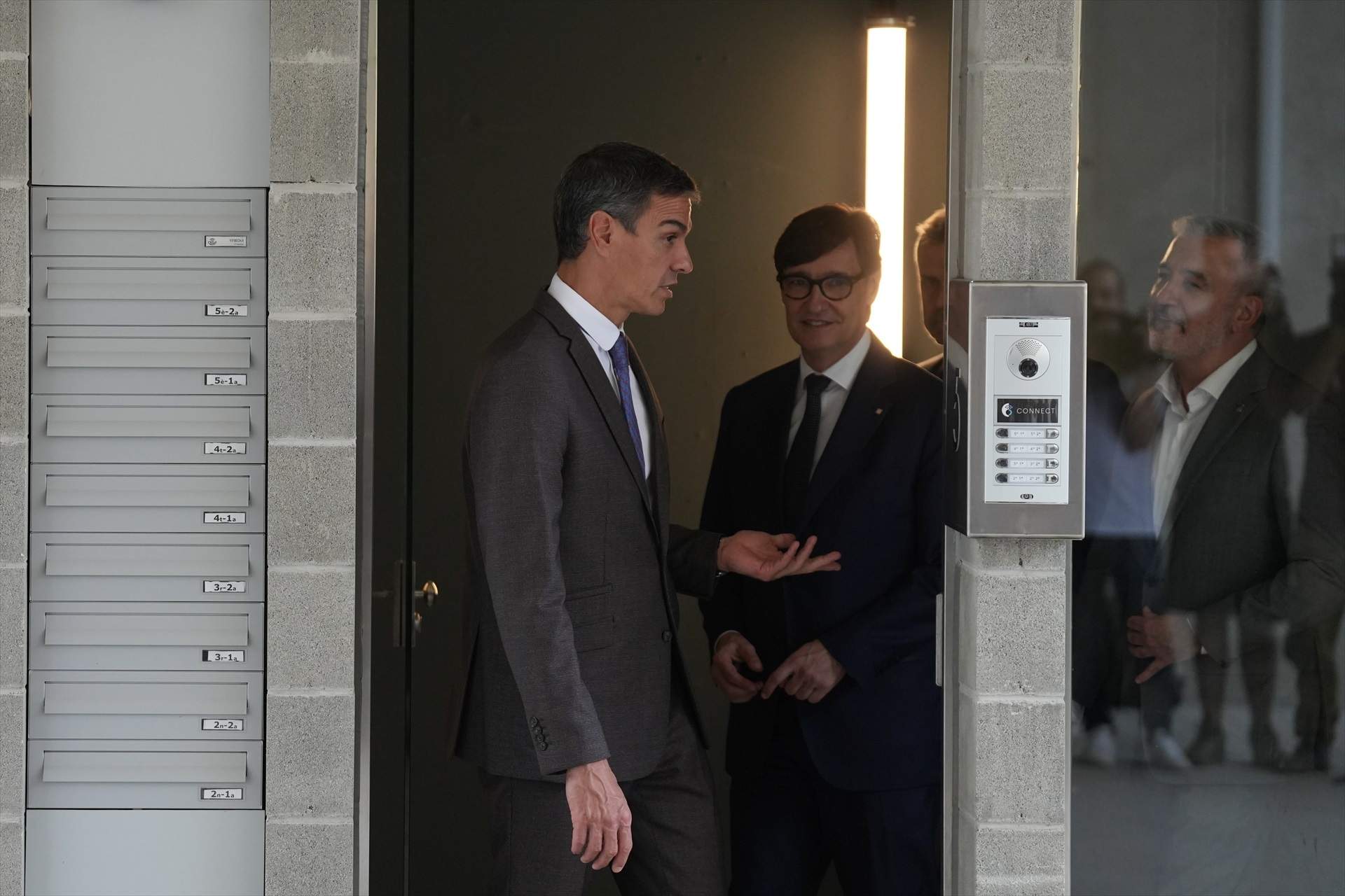 Sánchez a Barcelona: del dinar amb empresaris del G8 a l'Illa Sibèria i amb l'alè de Feijóo al clatell
