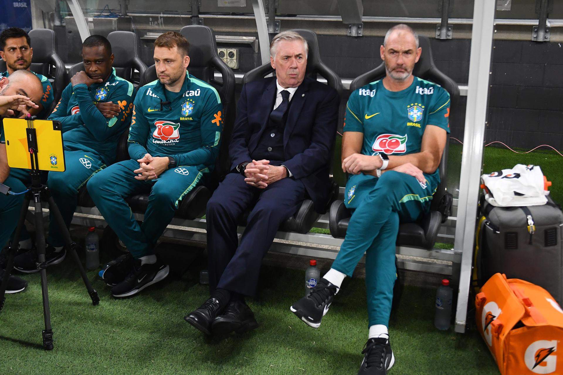 El tracte desigual d'Ancelotti al Brasil que enfurisma el Barça: esprem Raphinha i protegeix Vinícius