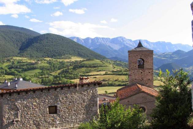 Imatge del poble de Montellà / Foto: Rural verd turisme Imatge del poble de Montellà / Foto: Rural verd turisme