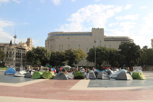 plaça catalunya protesta habitatge acampada acn (1) plaça catalunya protesta habitatge acampada acn (1)