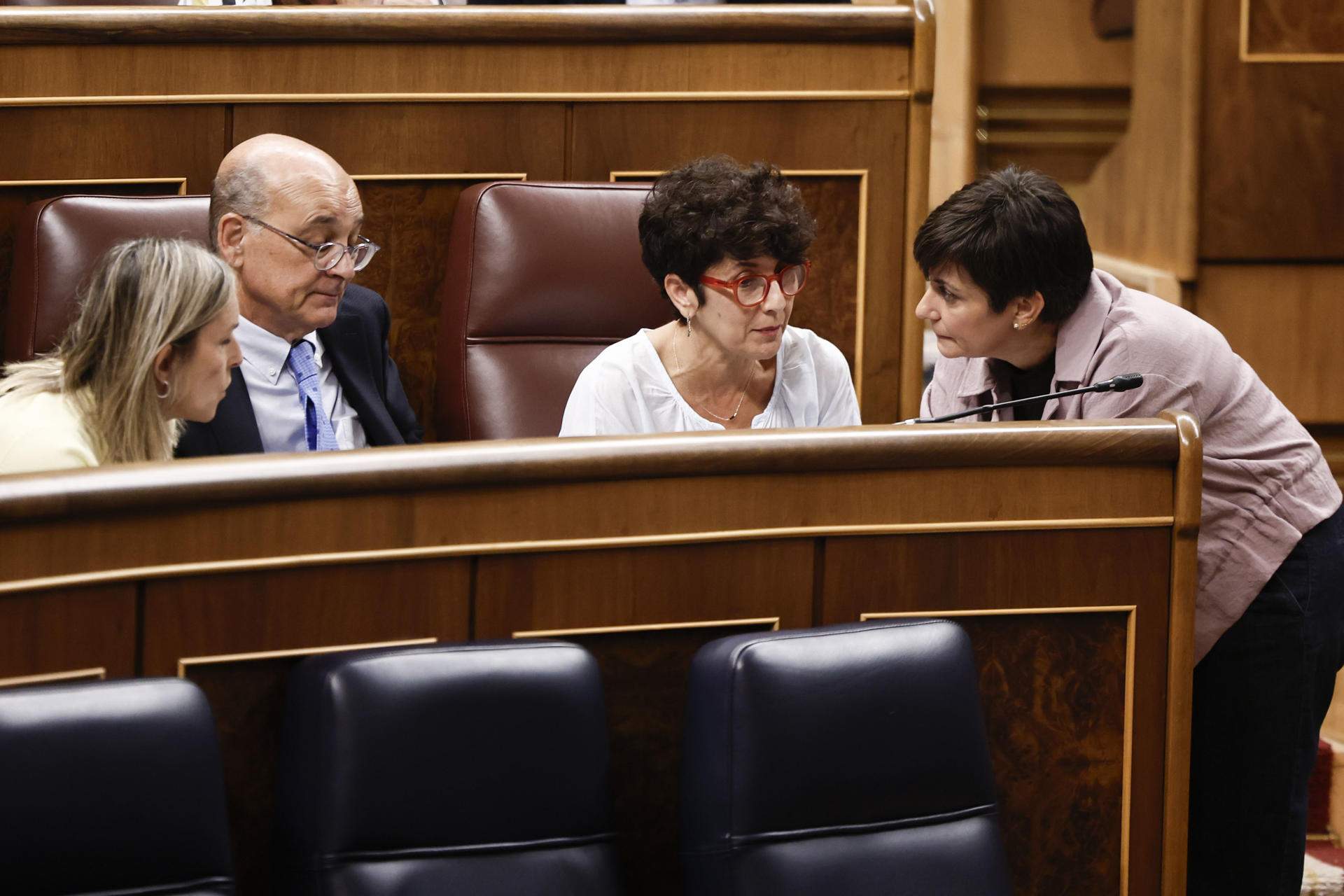 Junts, PNB i Podemos mantenen en l'aire el suport als decrets d'habitatge