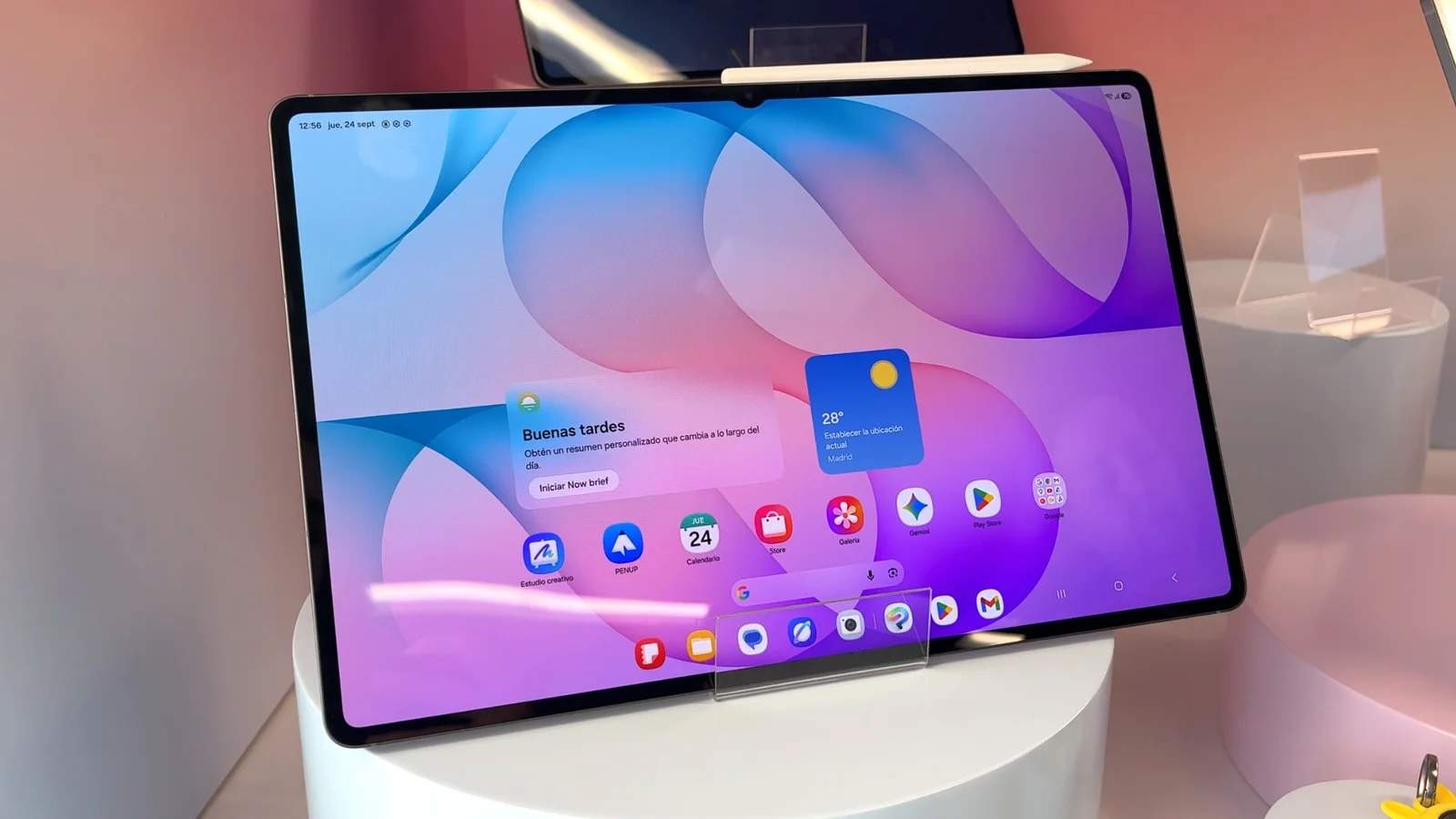 La pantalla de 14,6 pulgadas del Samsung Galaxy Tab S12 Ultra te permite trabajar sin problemas | Imagen: Elisa Piñón La pantalla de 14,6 pulgadas del Samsung Galaxy Tab S12 Ultra te permite trabajar sin problemas | Imagen: Elisa Piñón