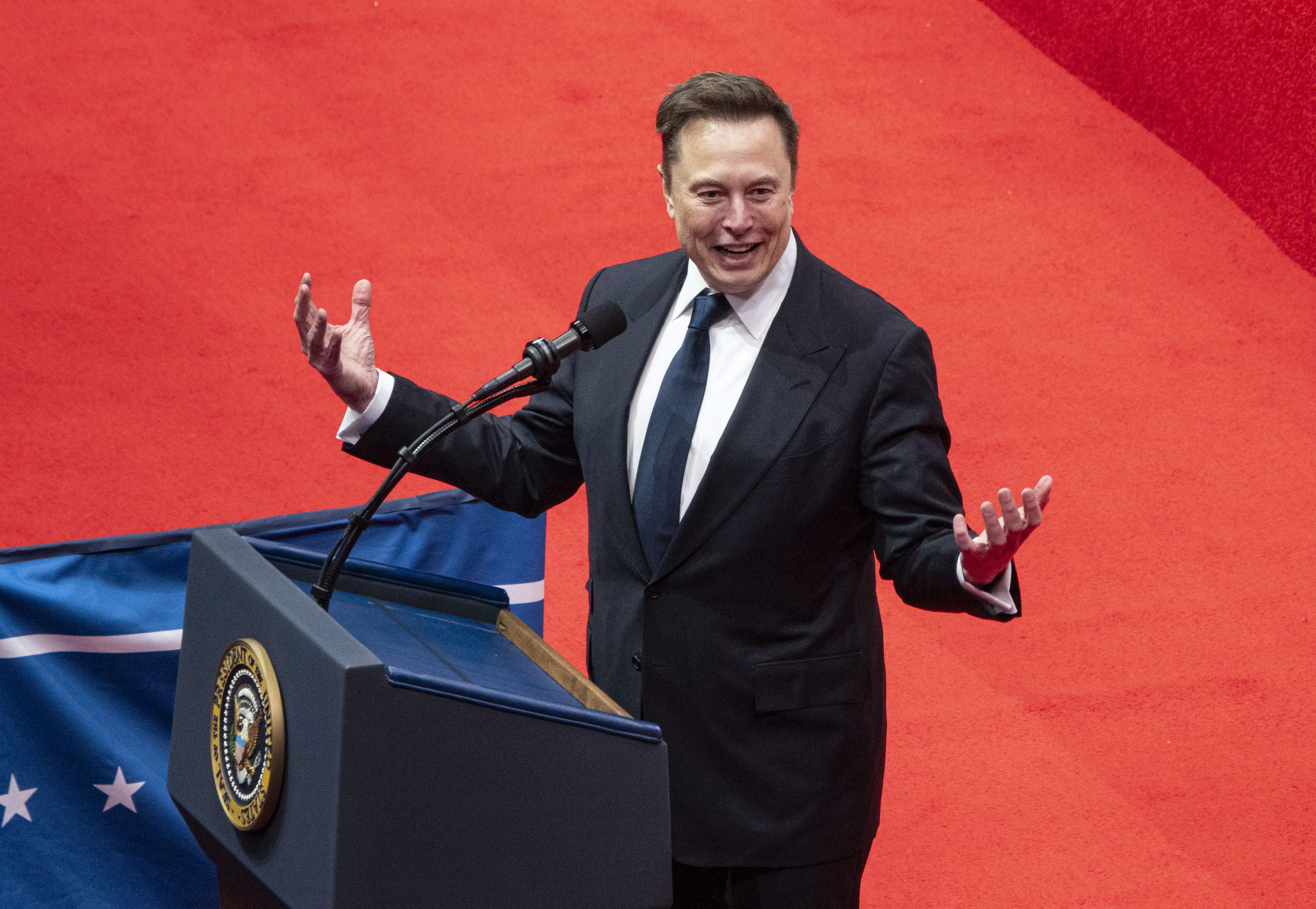 Elon Musk torna a col·laborar amb l'Administració Trump per dissenyar les armes del futur