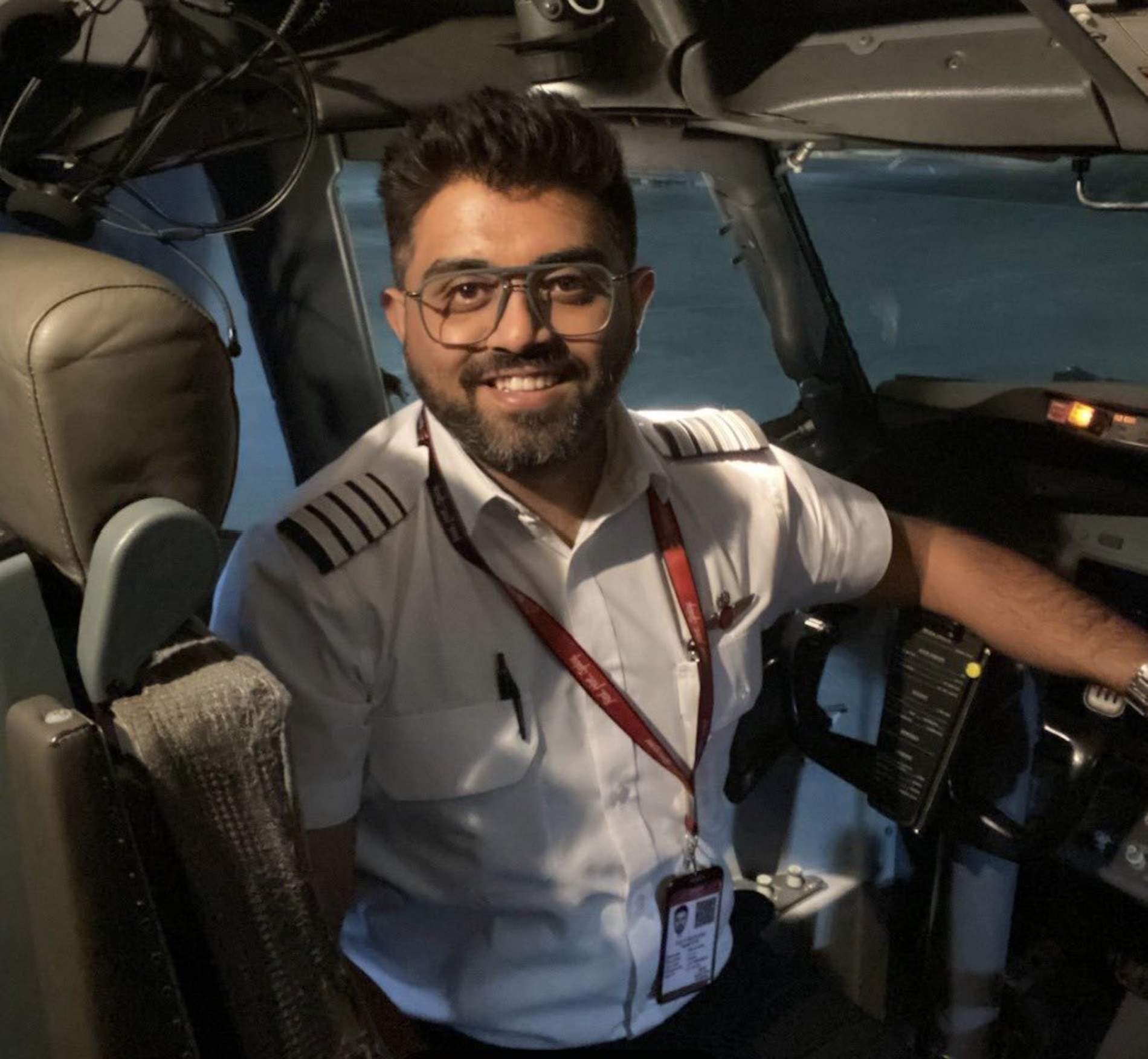 Qui és Smit Machchhar, el pilot apunyalat que va salvar el vol de Flydubai?