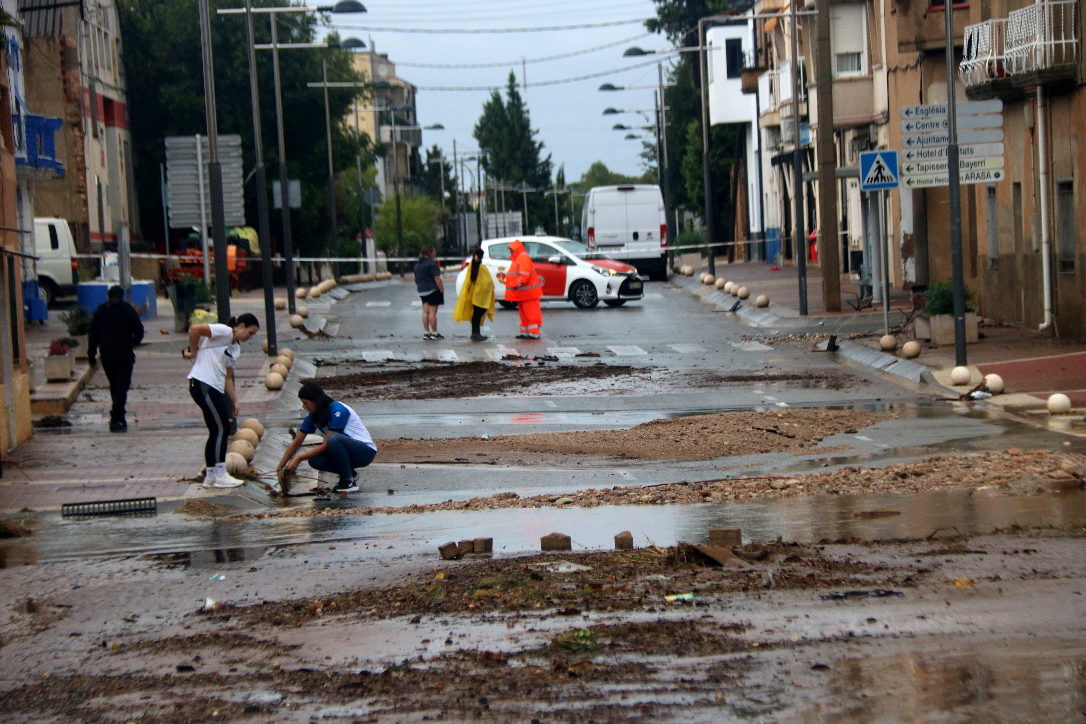 Evacuacions, inundacions, camins malmesos i carreteres tallades: l'impacte del temporal a les Terres de l'Ebre
