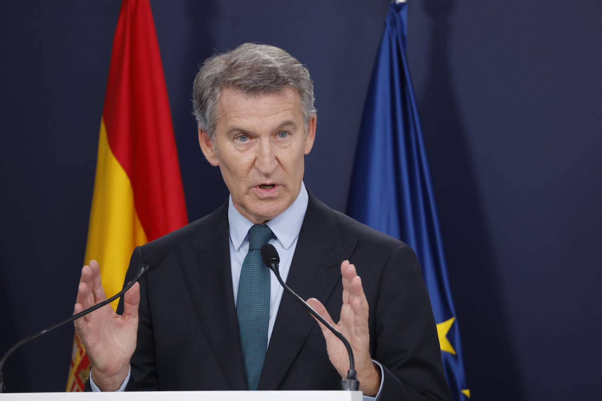 Feijóo promet un pla d'habitatge el primer mes que governi i demana eleccions ja