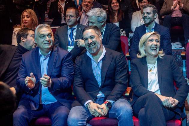 Viktor Orbán, Santiago Abascal i Marine Le Pen a la cimera de Patriotes per Europa a Madrid / Europa Press Viktor Orbán, Santiago Abascal i Marine Le Pen a la cimera de Patriotes per Europa a Madrid / Europa Press