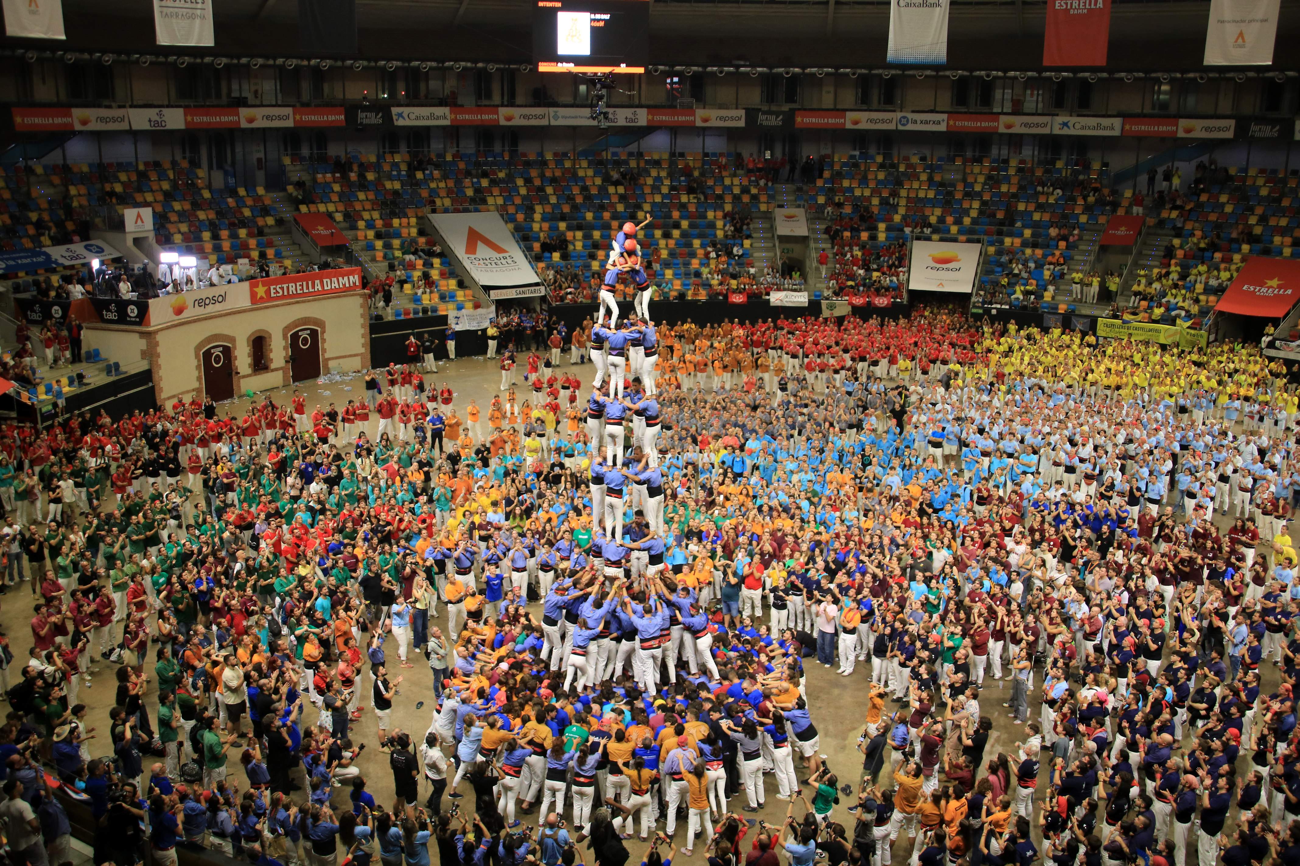 Los Marrecs de Salt ganan la jornada del sábado del Concurs de Castells, marcada por el temporal