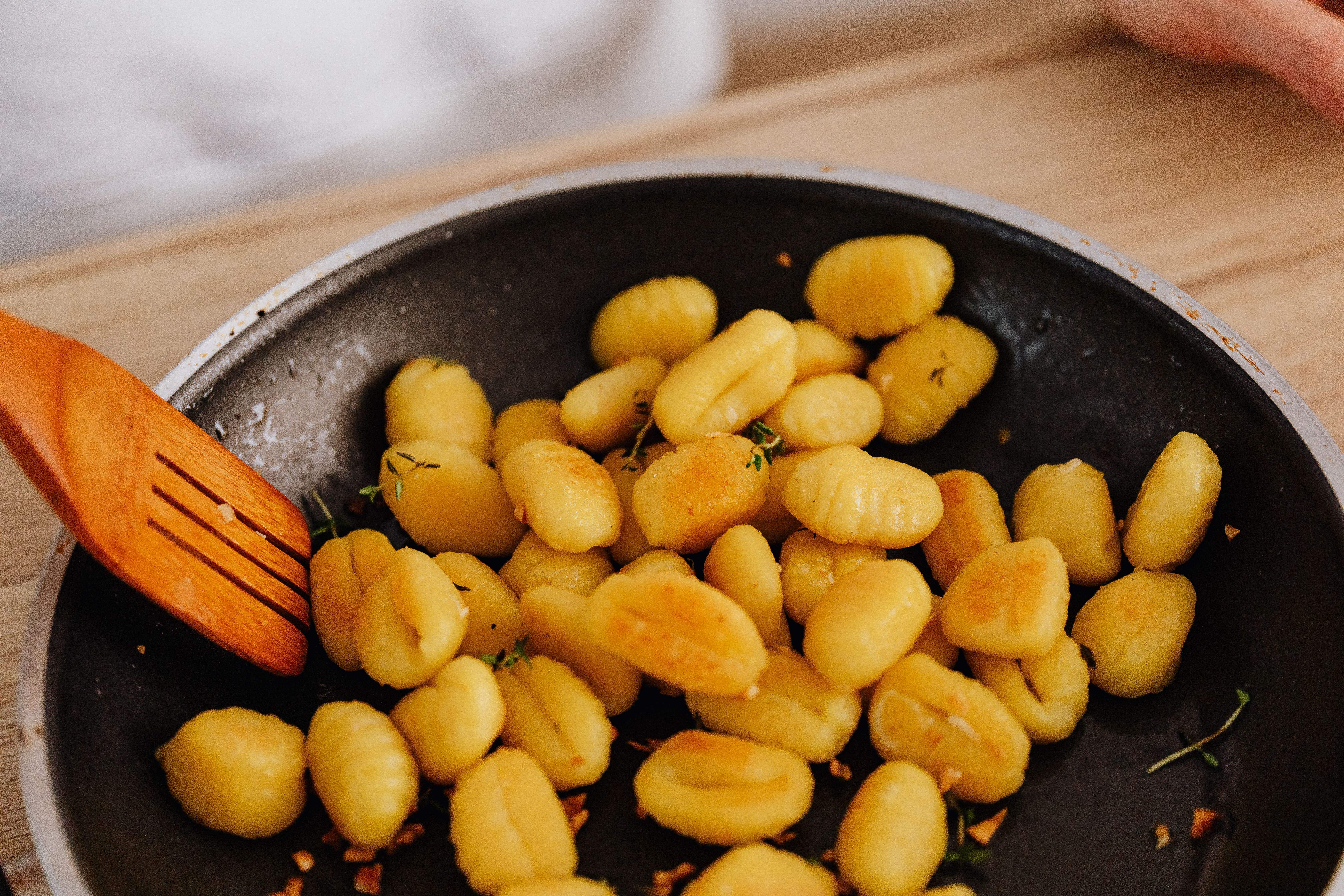 Nyoquis amb moniato i bolets: la recepta de tardor amb una salsa que pots fer sense afegir-hi nata