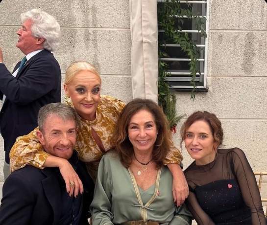 Motos, Ara Rosa i Ayuso a l'aniversari de noces de la xef Pepa Muñoz amb Mila Nieto IG10 Motos, Ara Rosa i Ayuso a l'aniversari de noces de la xef Pepa Muñoz amb Mila Nieto IG10