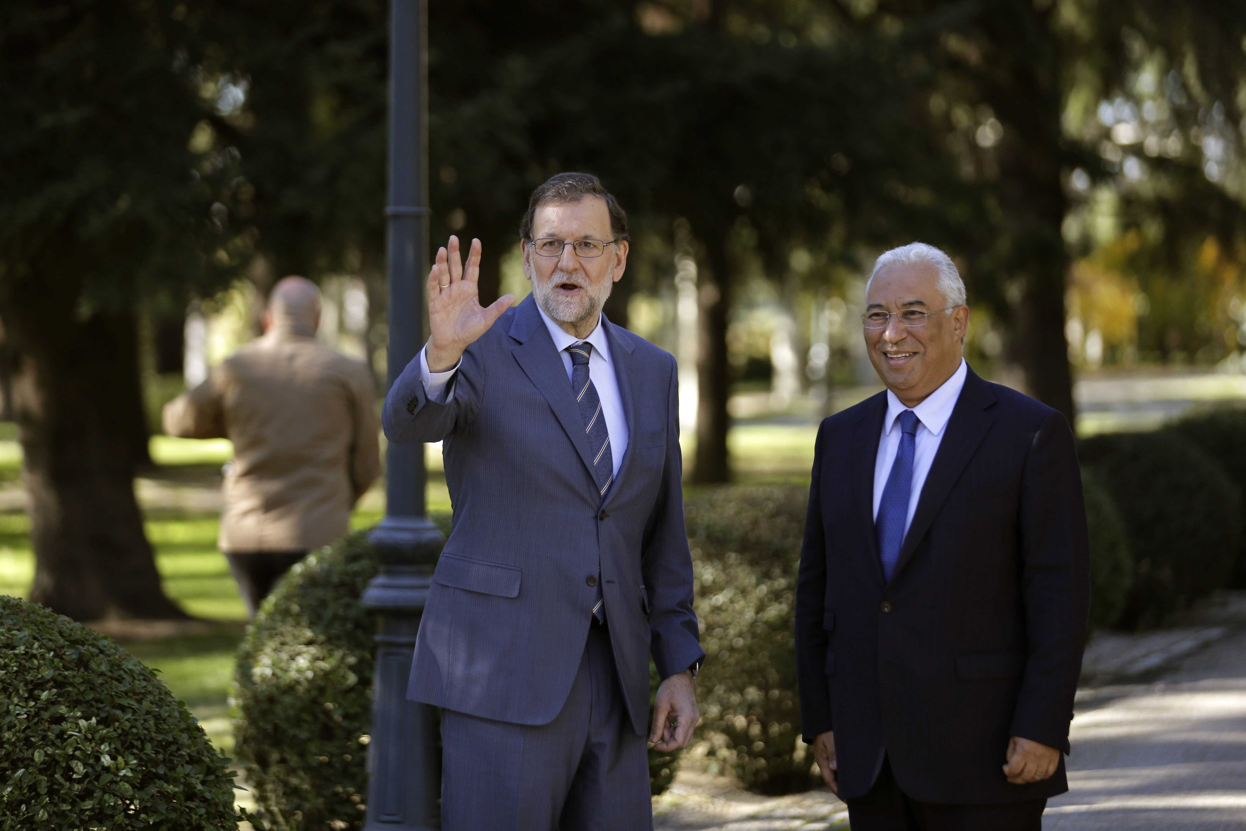 Rajoy reitera que és necessari que Puigdemont sigui a la cimera de presidents