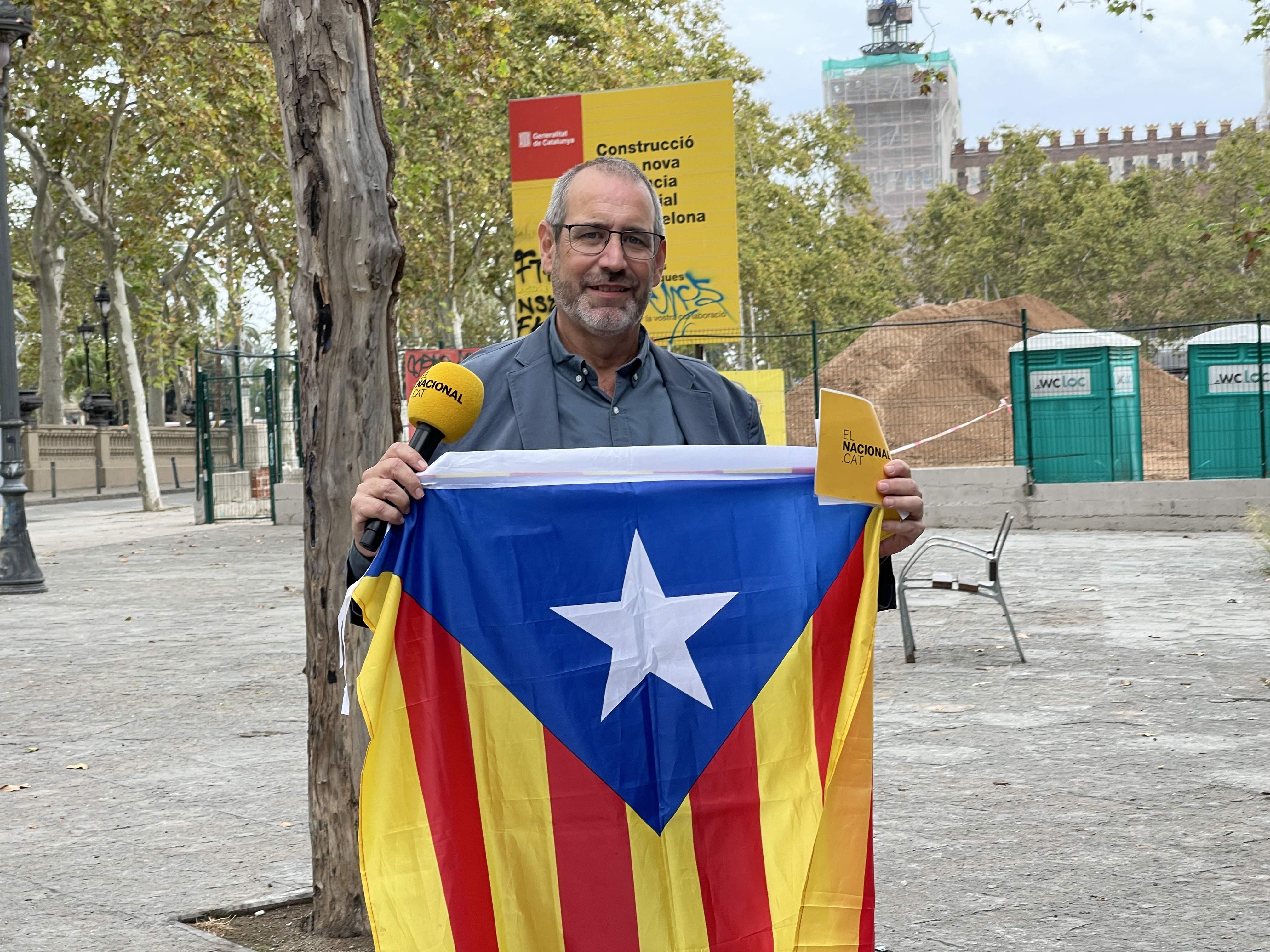La plaza del creador de la estelada, ¡sin placa!