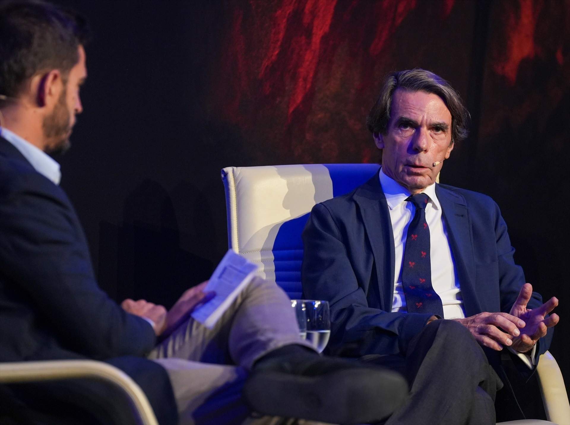 Aznar pronostica que la monarquia caurà i Espanya es trencarà si Sánchez repeteix un govern com l'actual