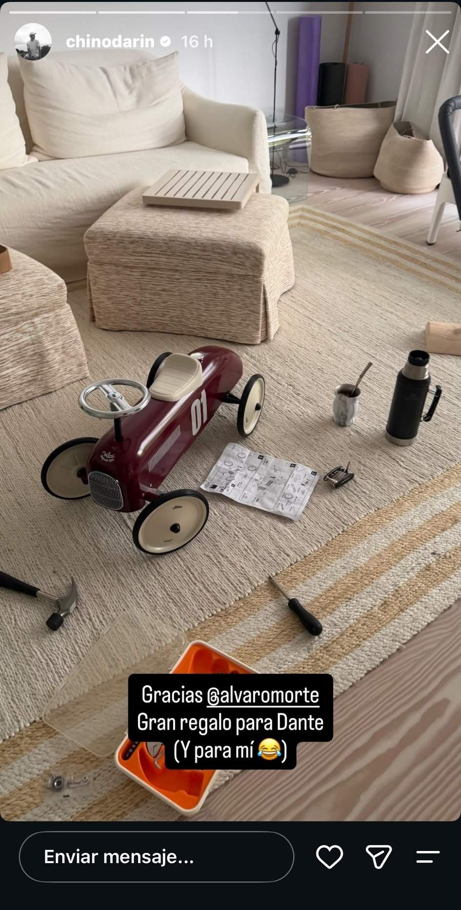 El regalo de Álvaro Morte a Dante Darín Corberó / Instagram El regalo de Álvaro Morte a Dante Darín Corberó / Instagram