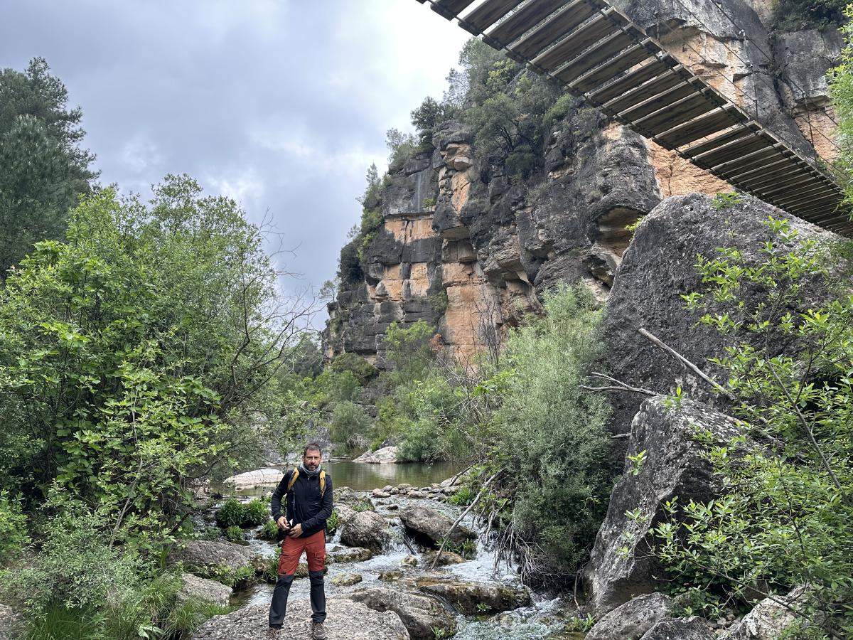 L'espectacular ruta a Catalunya que passa per ponts penjants, cordes i un pont entre aigües cristal·lines
