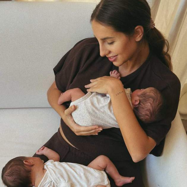 Luna Serrat amb les seves dues nenes / Instagram Luna Serrat amb les seves dues nenes / Instagram