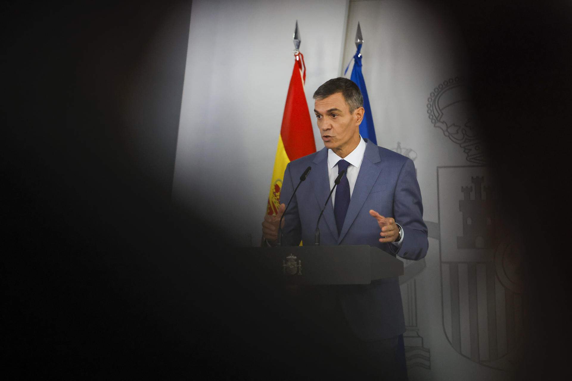 Sánchez niega arrepentirse de la amnistía pero entierra la predisposición a reunirse con Puigdemont
