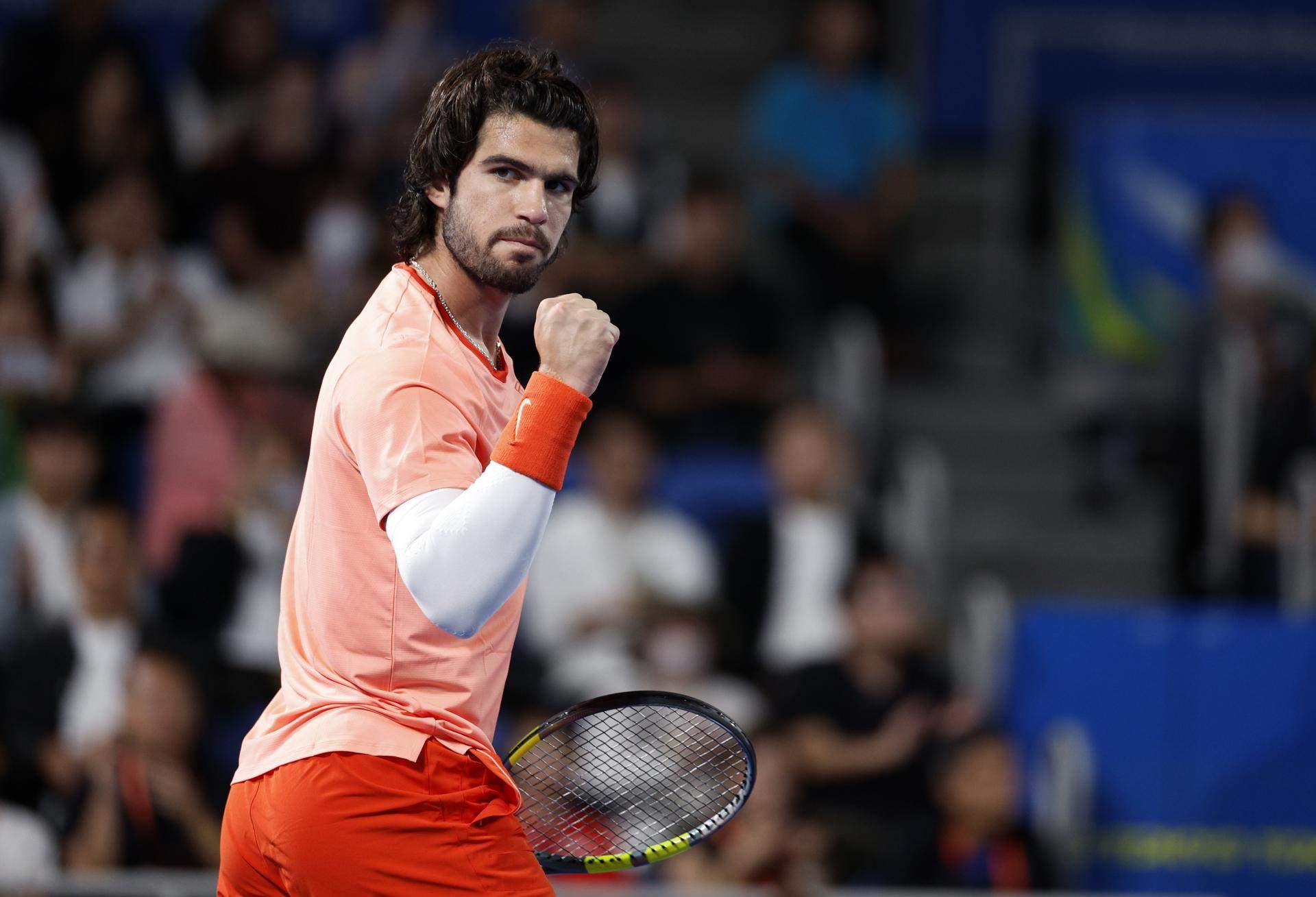 Revolució inesperada al tenis: Alcaraz es corona a Tòquio i Sinner diu adeu a la temporada