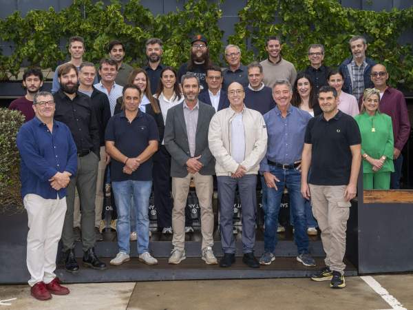 Els representants dels 24 cellers que configuren Corpinnat a l'octubre de 2026 Els representants dels 24 cellers que configuren Corpinnat a l'octubre de 2026