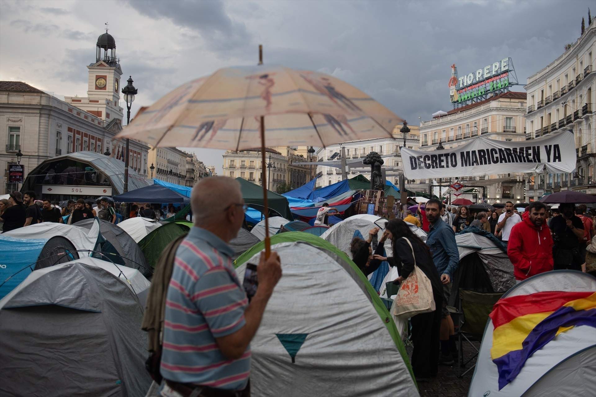 La justícia torna a rebutjar el desallotjament de l'acampada de Sol, reclamada per Ayuso