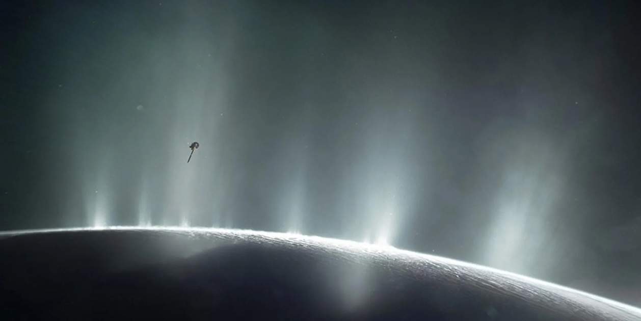 Una luna de Saturno podría estar haciendo que encontrar vida sea mucho más fácil