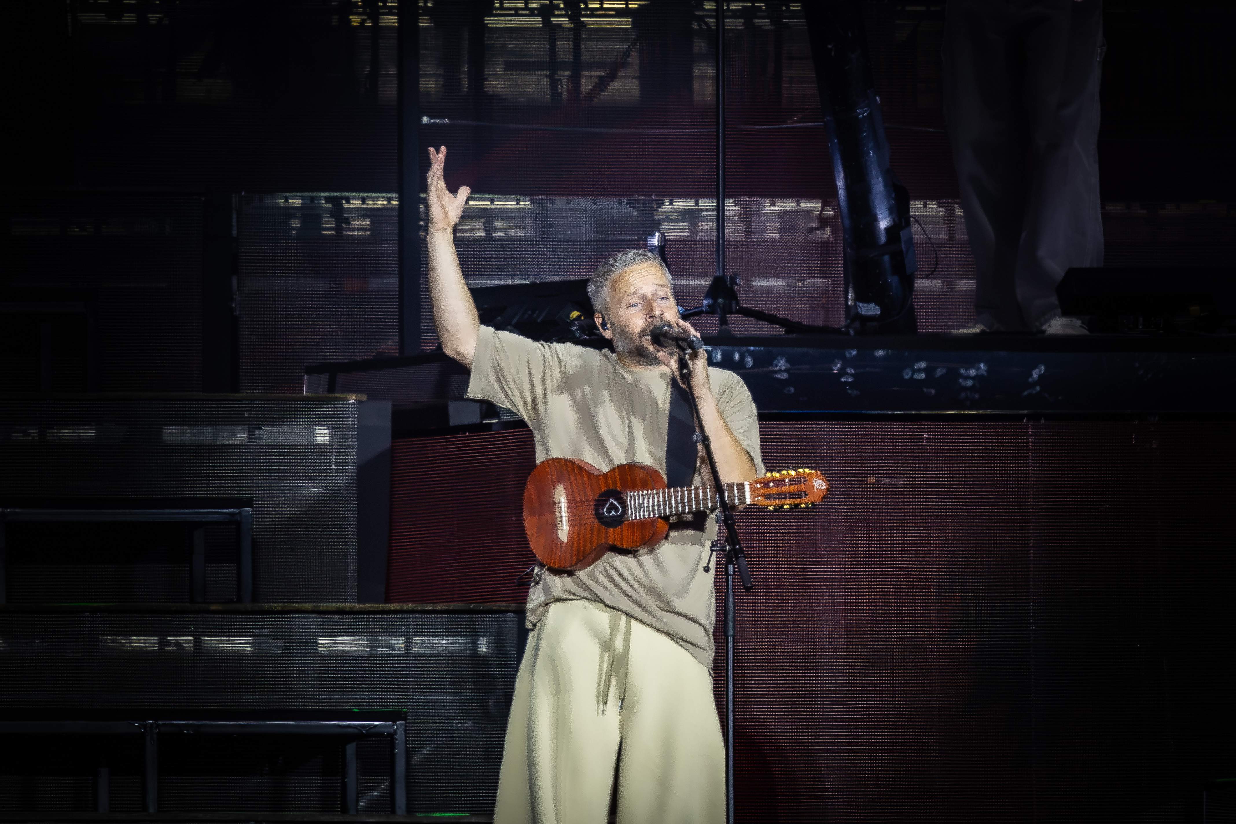 Oques Grasses inicia l'adeu als escenaris amb una emotiva festa a l'Estadi Olímpic
