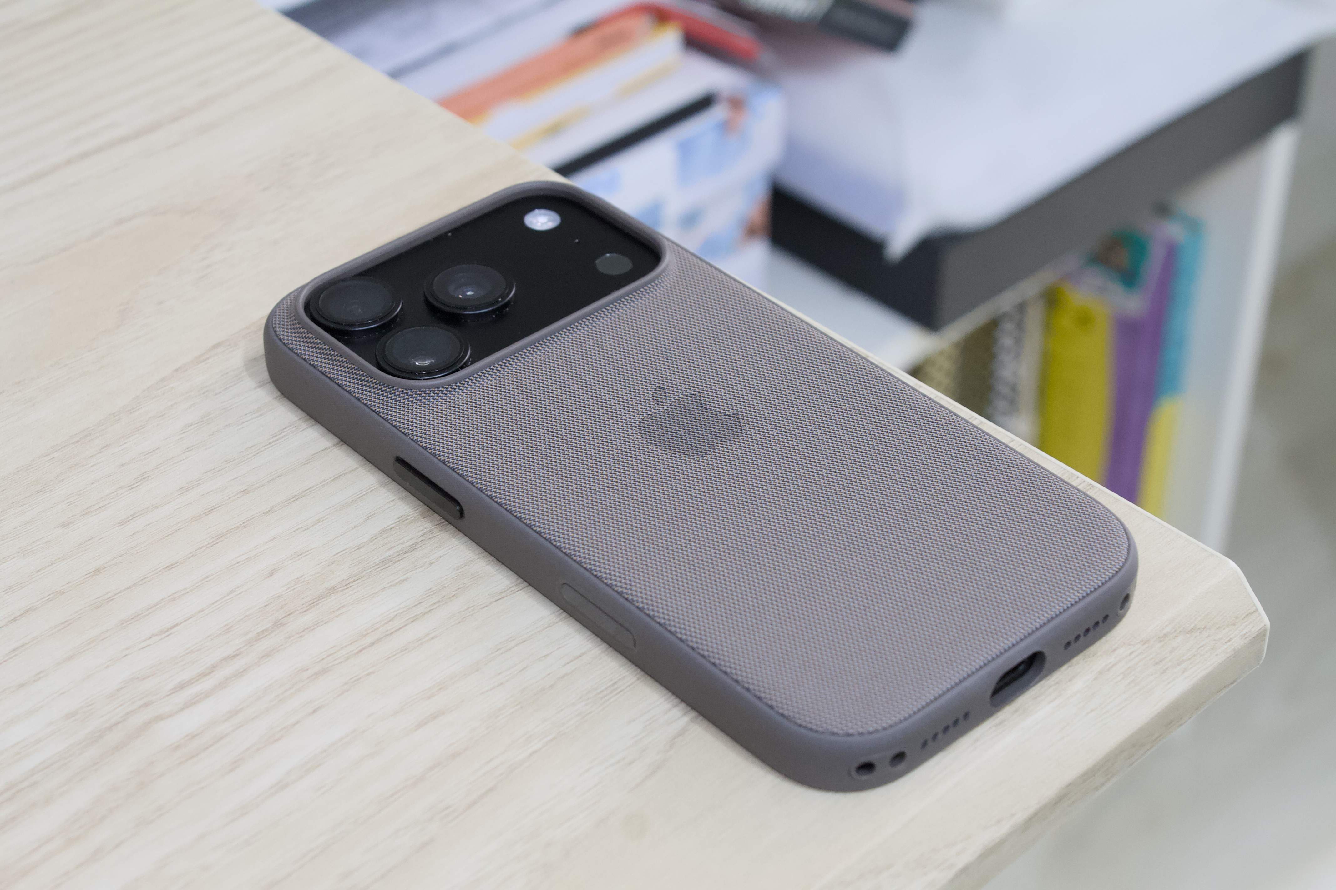 Val la pena la funda TechWoven oficial d'Apple per a l'iPhone?