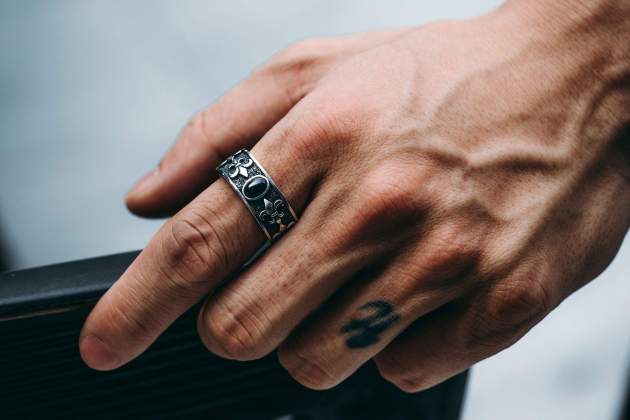 Imatge d'arxiu d'un anell de plata / Foto: Pexels Imatge d'arxiu d'un anell de plata / Foto: Pexels