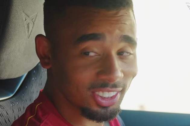 Gabriel Jesus, al·lucinant pel Tió YouTube