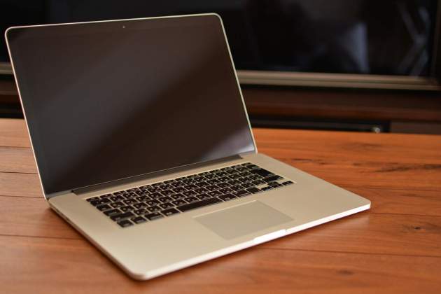 Apple va distribuir 5,9 milions de Macs durant el trimestre, un 11,3% menys que un any abans, però va elevar la seva quota mundial del 8,5% al 9,5% Apple va distribuir 5,9 milions de Macs durant el trimestre, un 11,3% menys que un any abans, però va elevar la seva quota mundial del 8,5% al 9,5%