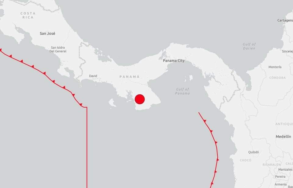 Un terratrèmol de magnitud 7,6 sacseja Panamà i activa l'alerta de tsunami