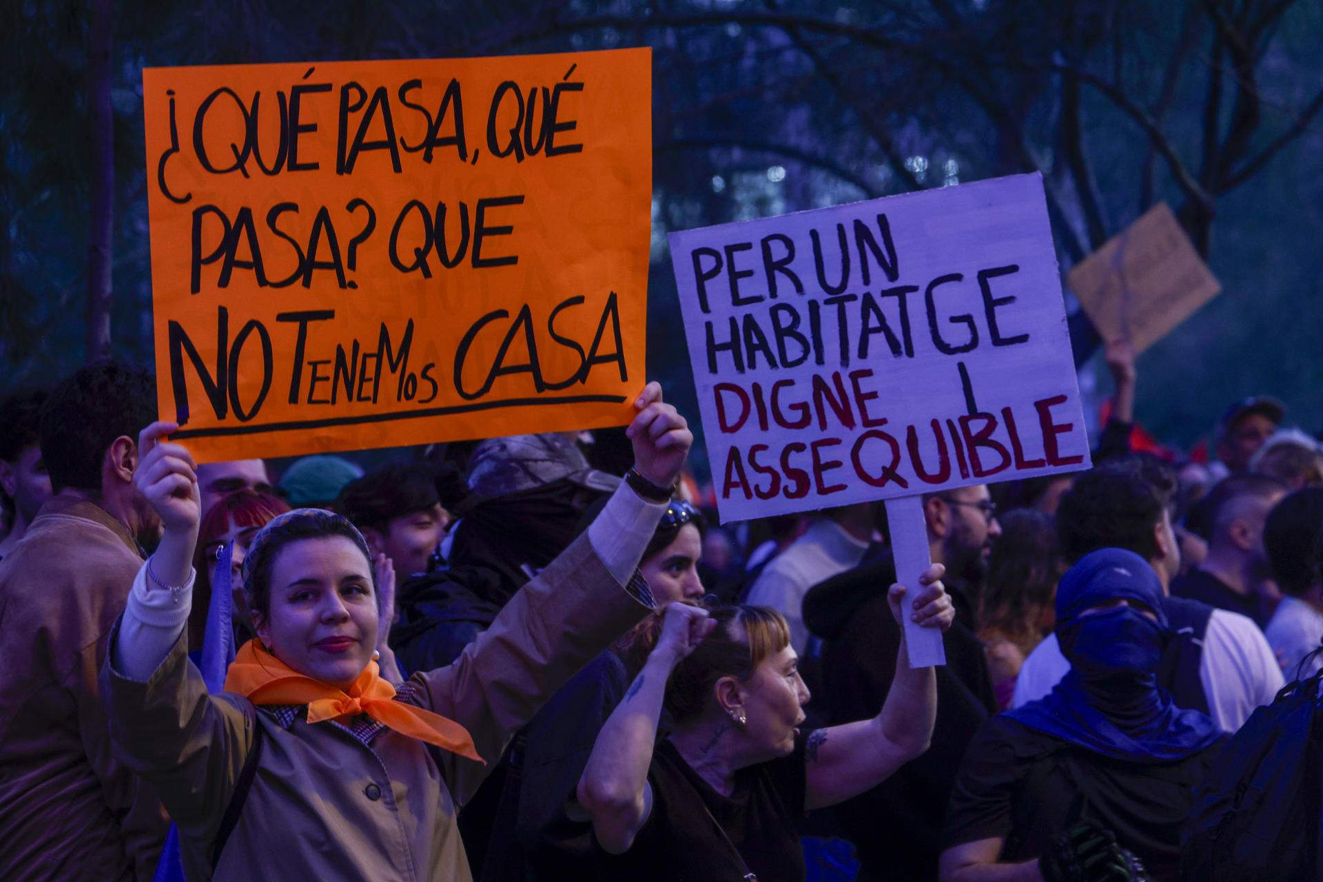 Barcelona se manifiesta contra la crisis de la vivienda y llama a la huelga general del 11 de noviembre