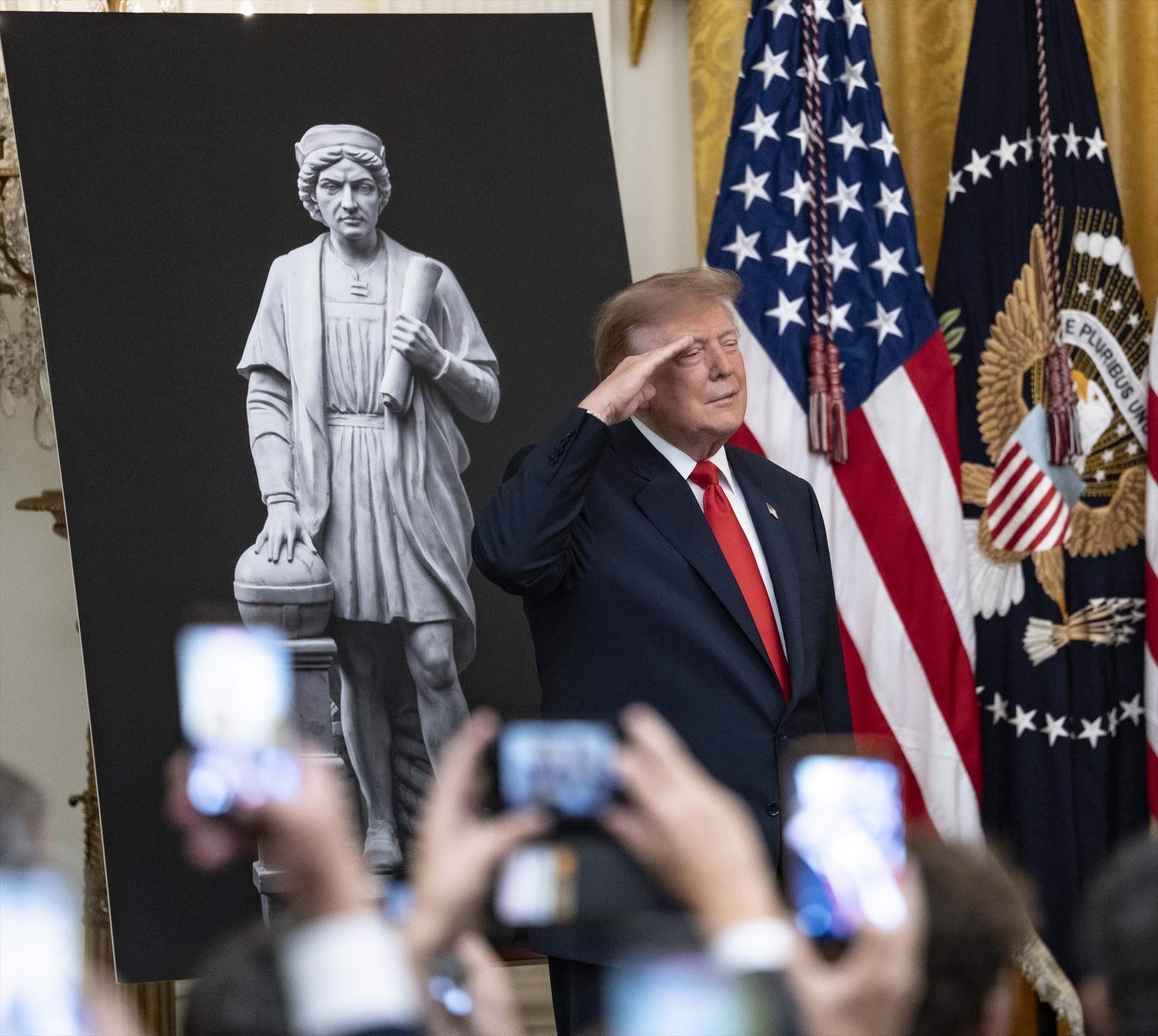 ¿Está poniendo Trump la política internacional al servicio de sus urgencias electorales?