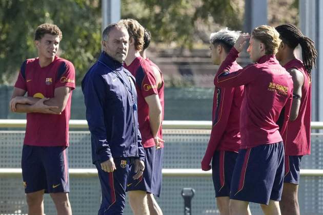 Hansi Flick entrenamiento Barça / Foto: EFE Hansi Flick entrenamiento Barça / Foto: EFE