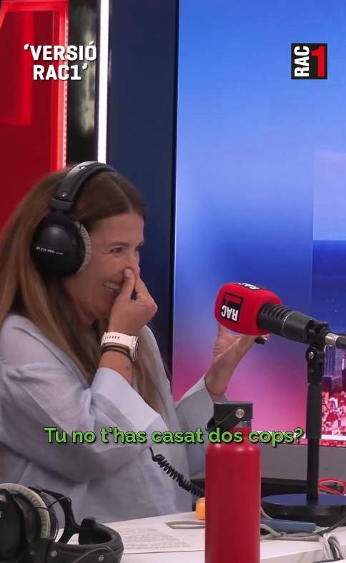 Laura Fa no pot aguantar-se el riure a 'Versió RAC1' / Instagram Laura Fa no pot aguantar-se el riure a 'Versió RAC1' / Instagram