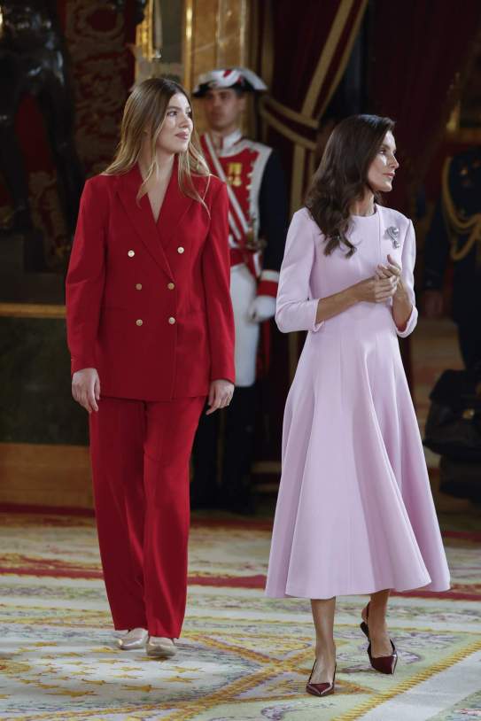 Les sabates de Letícia a conjunt de la roba de la infanta Sofía / Gtres Les sabates de Letícia a conjunt de la roba de la infanta Sofía / Gtres
