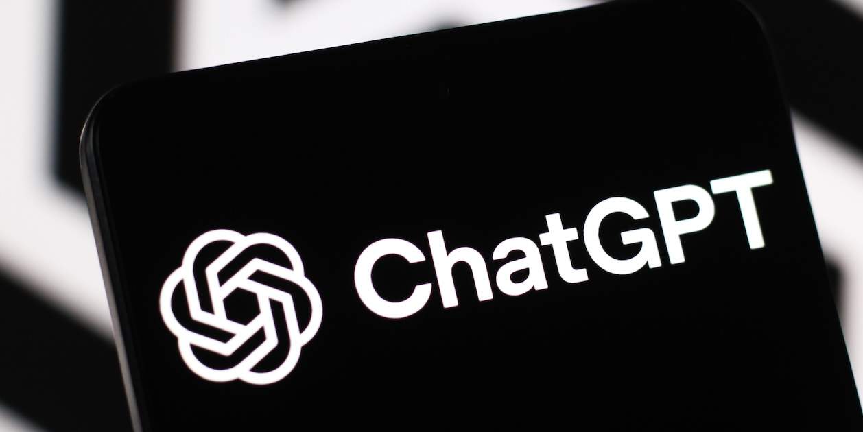 Un estudi posa en dubte la seguretat de ChatGPT per a adolescents: les seves alertes sobre el suïcidi fallen