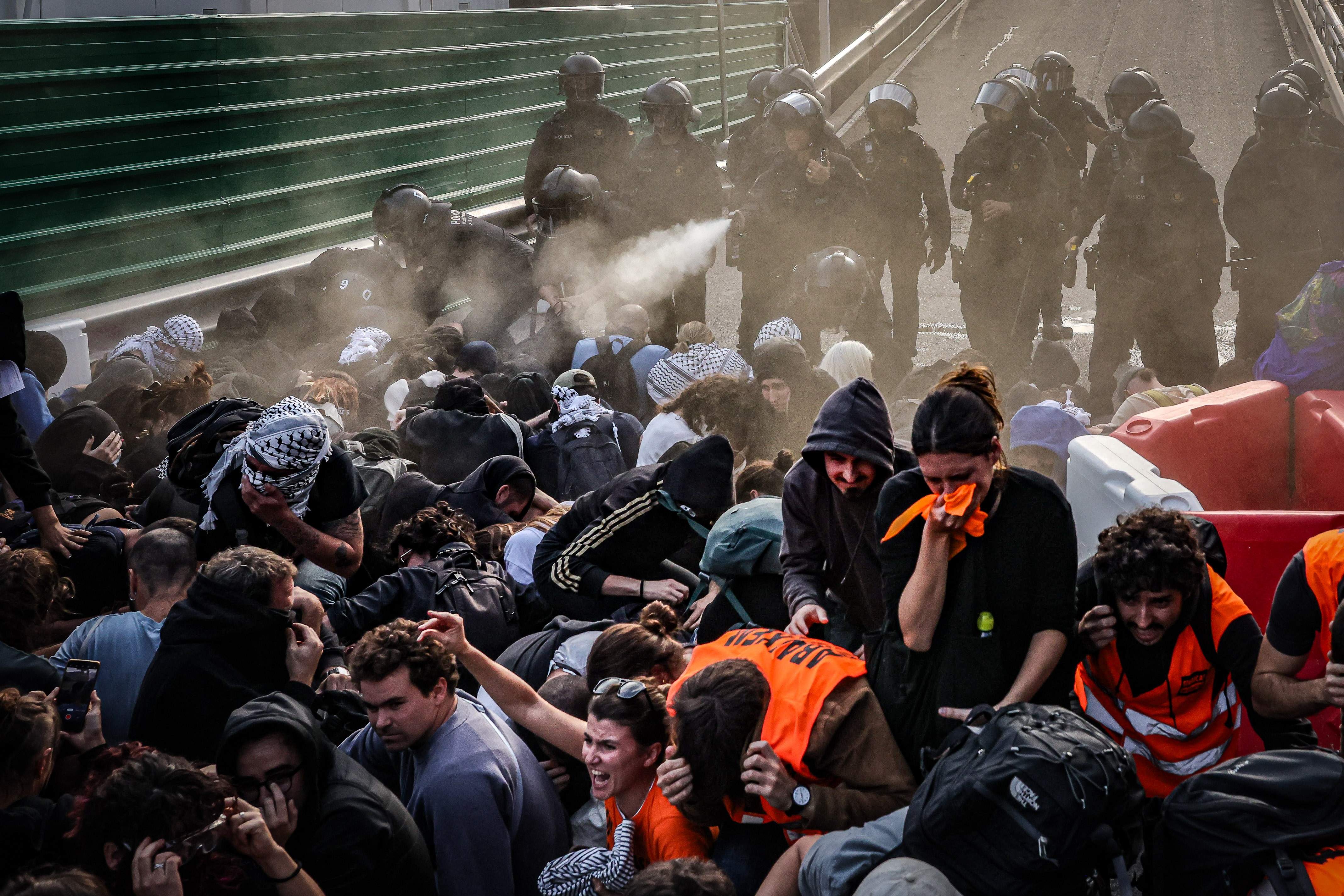 La investigació sobre l'ús del gas pebre contra manifestants, bloquejada per Interior i pel jutjat