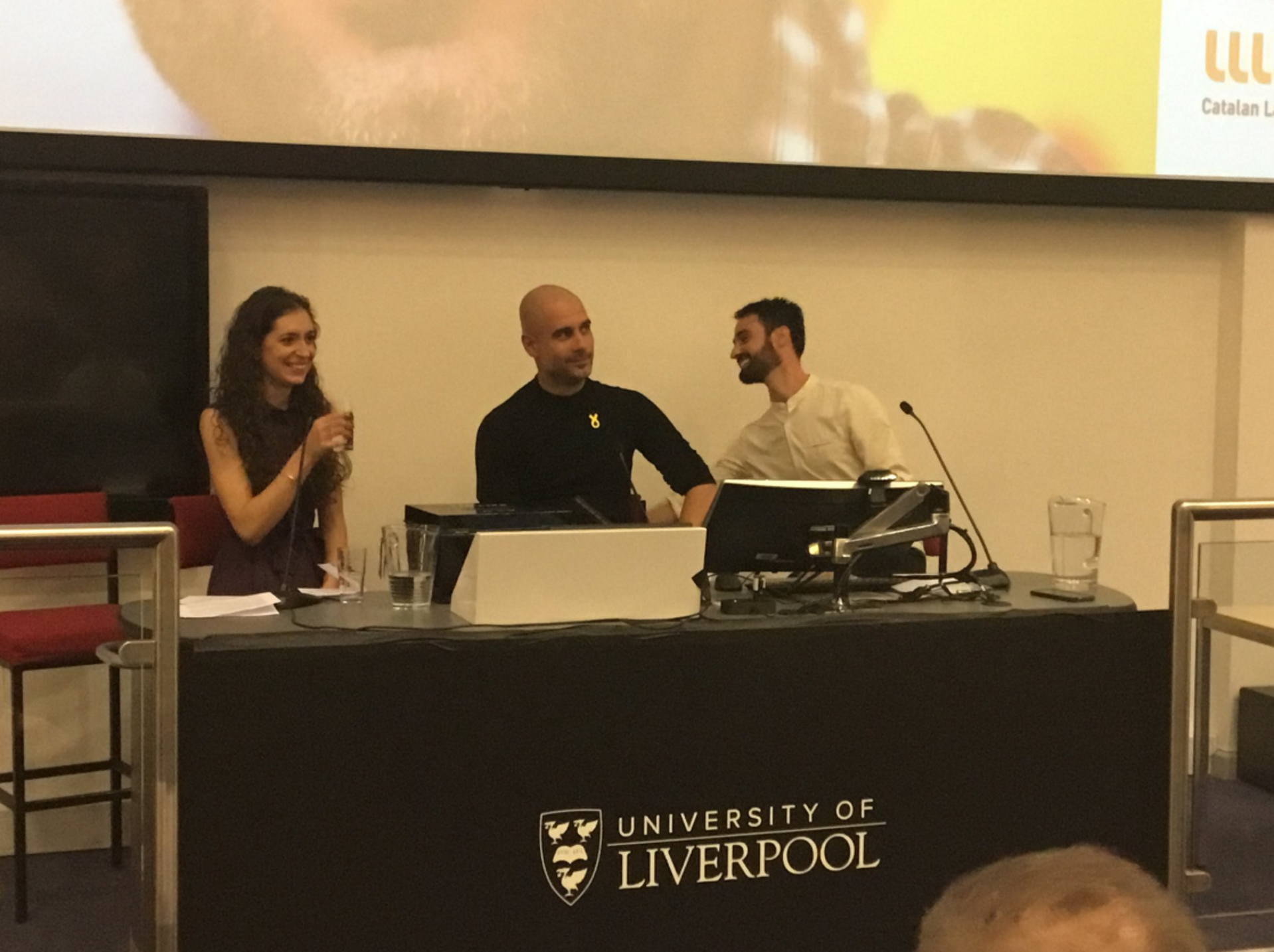 Guardiola explica la represión que sufre Catalunya (en la Universidad de Liverpool)