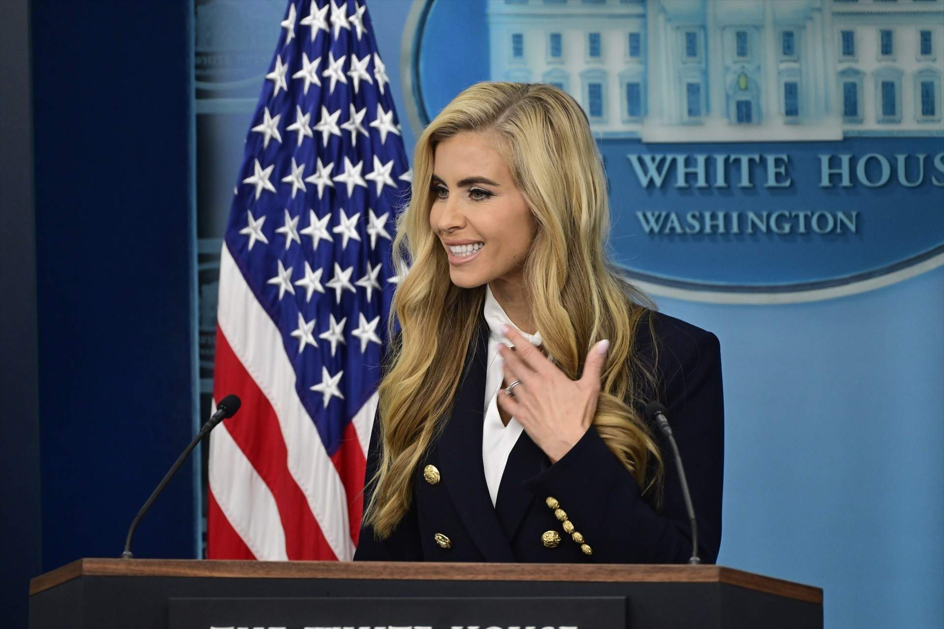 Qui és Katie Zacharia, la nova veu de Trump a la Casa Blanca que debuta entre nervis i polèmiques