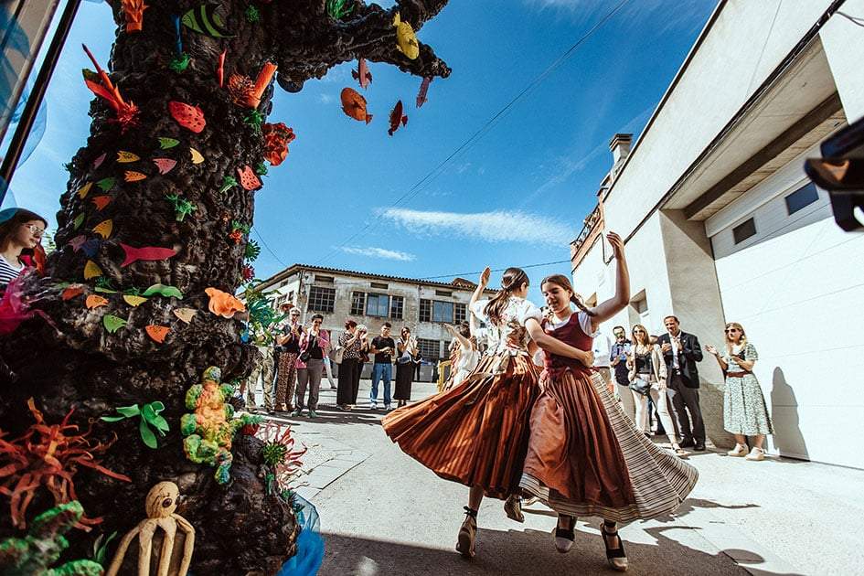 El misteri dels ninots que apareixen en aquest poble català: una tradició que ningú sap d'on neix