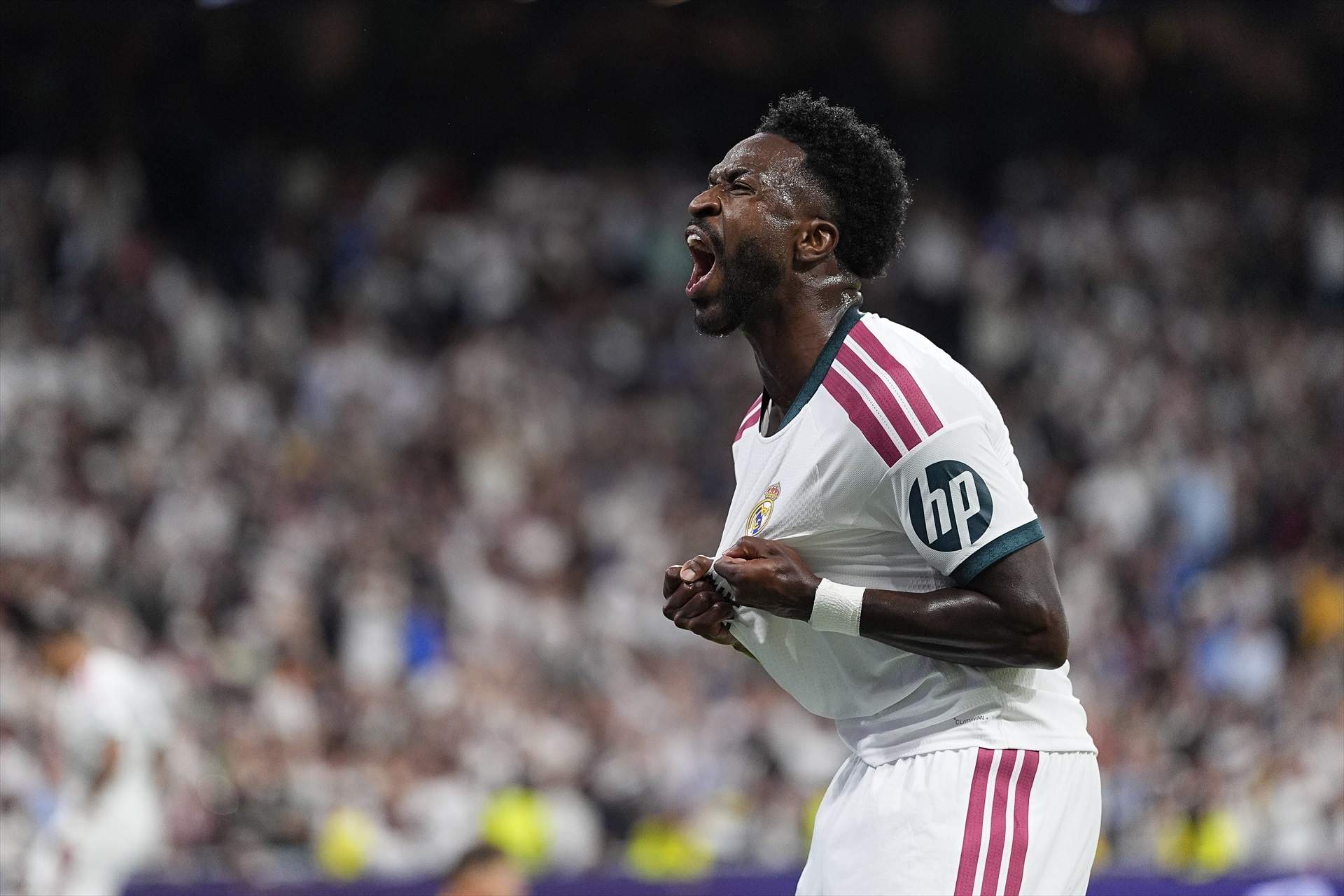 Vinícius se queda sin Clásico: cuatro partidos de sanción por su roja contra el Villarreal
