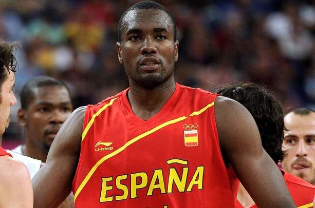 Serge Ibaka, amb la selecció espanyola Serge Ibaka, amb la selecció espanyola