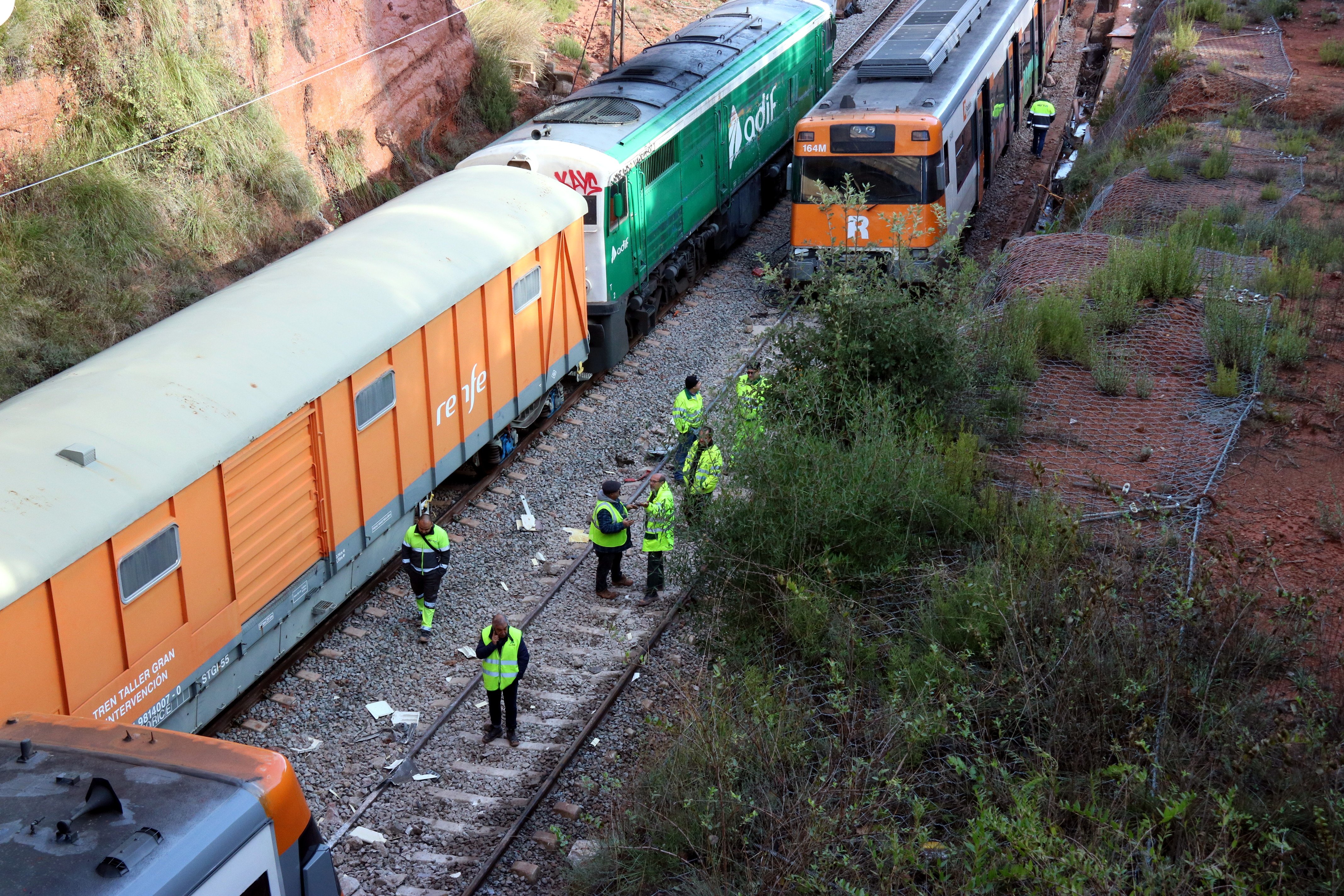 Los alcaldes del Bages exigen trenes "seguros" después del descarrilamiento