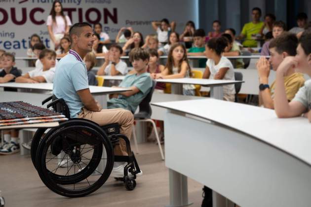 El ciclista paralímpic Sergio Garrote obre a Reus el projecte 'Valors Olímpics' de la UFEC / Foto: Europa Press El ciclista paralímpic Sergio Garrote obre a Reus el projecte 'Valors Olímpics' de la UFEC / Foto: Europa Press