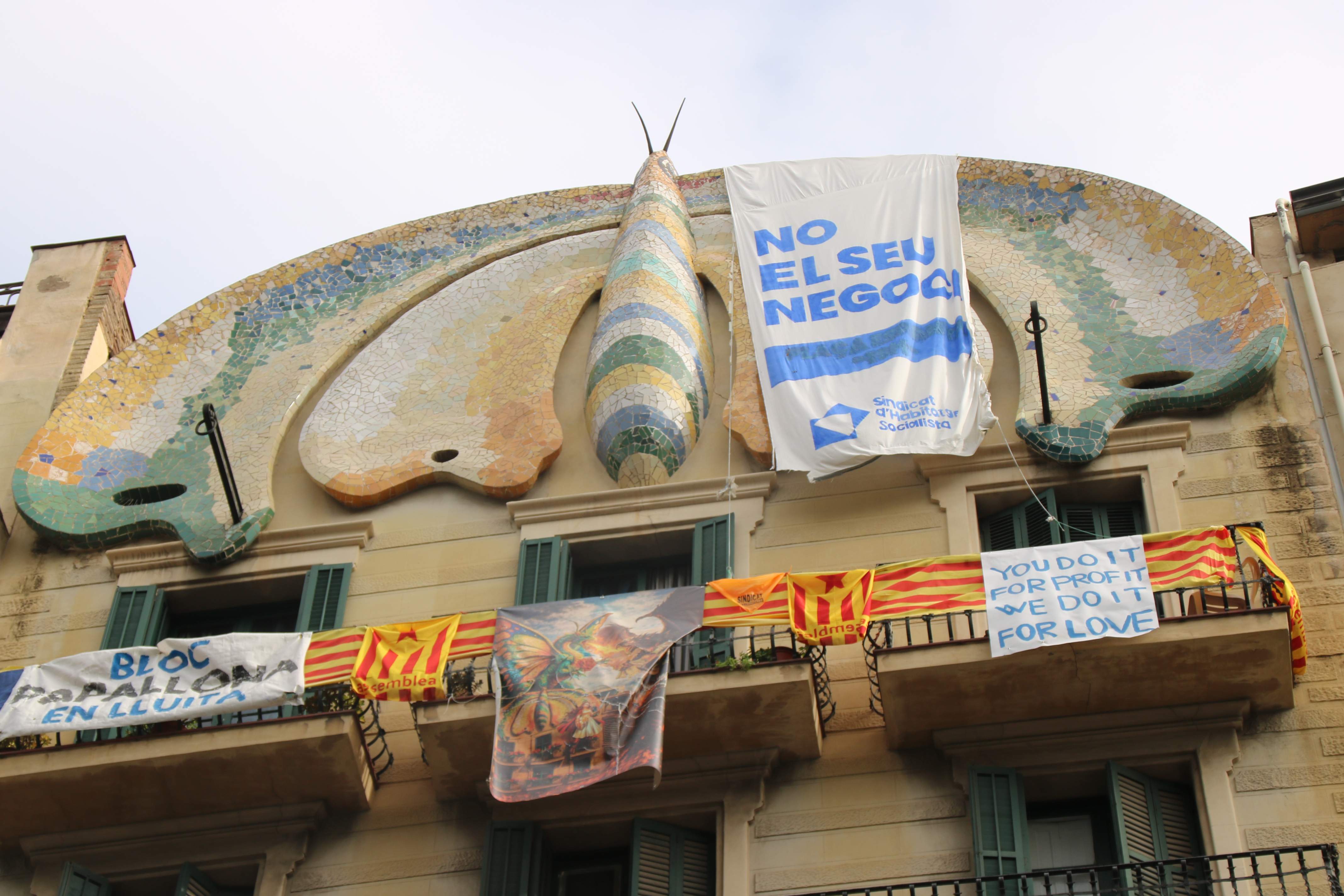 Veïns del Bloc Papallona inicien vaga de lloguers i pressionen Collboni perquè expropiï l'edifici