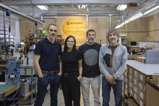 Ricard, Anna, Marc i Josep Escoda, tercera generació del fabricant de pinzells per a belles arts, de Sabadell. / Foto: Montse Giralt Ricard, Anna, Marc i Josep Escoda, tercera generació del fabricant de pinzells per a belles arts, de Sabadell. / Foto: Montse Giralt