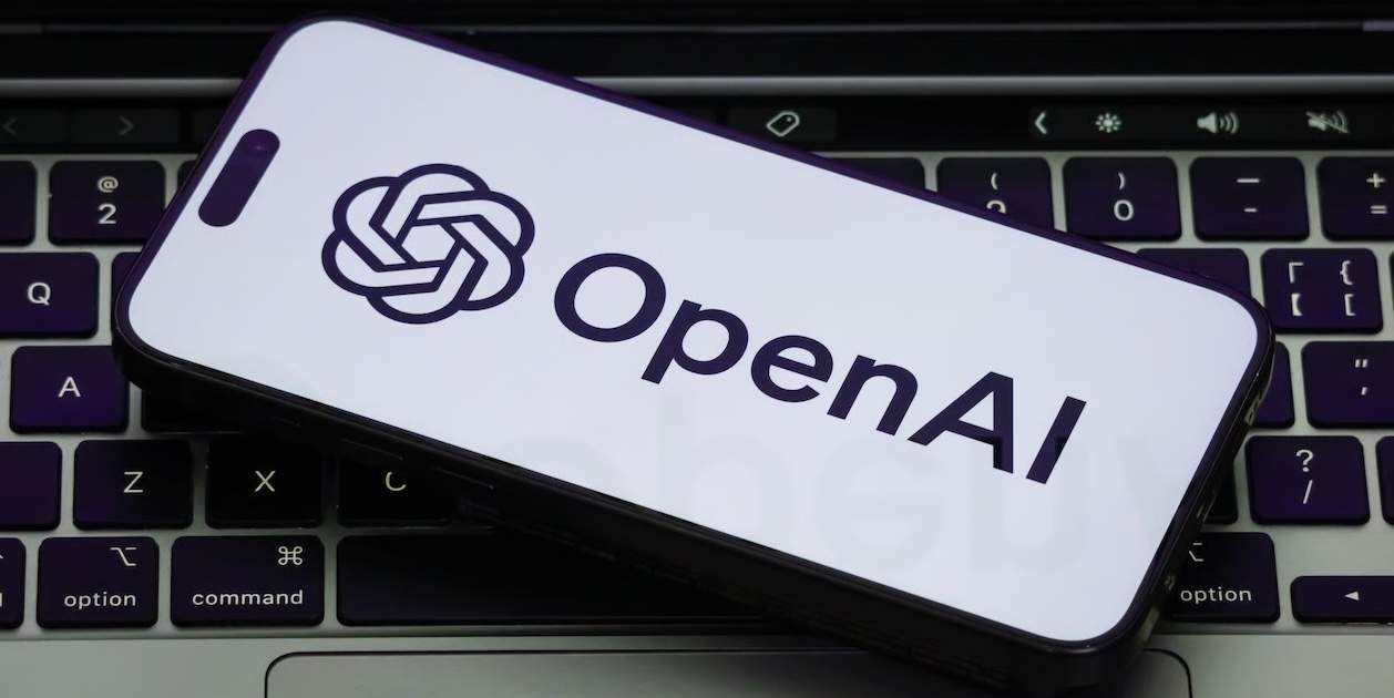 OpenAI acusa un exempleat que es va unir a Apple de robar informació sobre un dispositiu secret