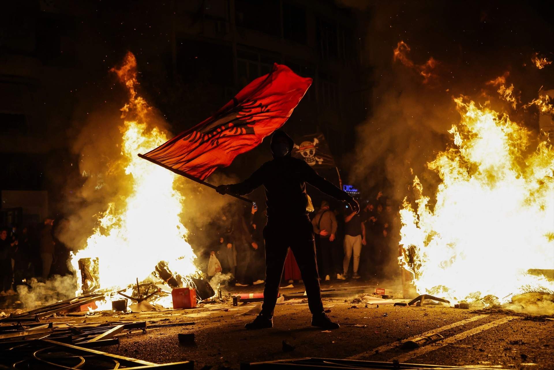 Albània, en flames: desenes de milers d'estudiants desafien el govern d'Edi Rama